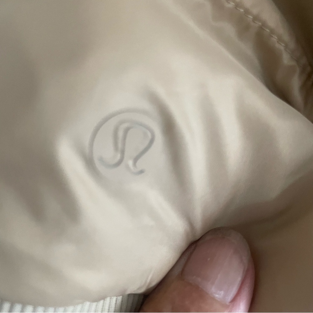 Lululemon Women's Tan Quilted Jacket size 12 - Picture 2 of 4